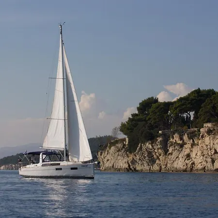 Botel Beneteau Oceanis 35- Jean Michel